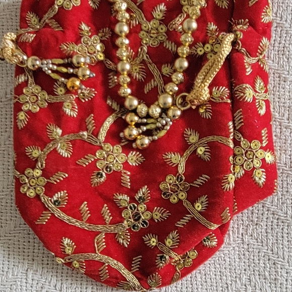 Multicolor Embroidered Women's Clutch Set - Picture 12 of 16